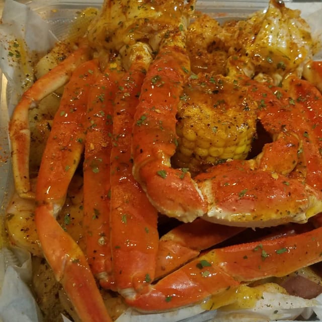 3. Snow Crab and Shrimp Platter.